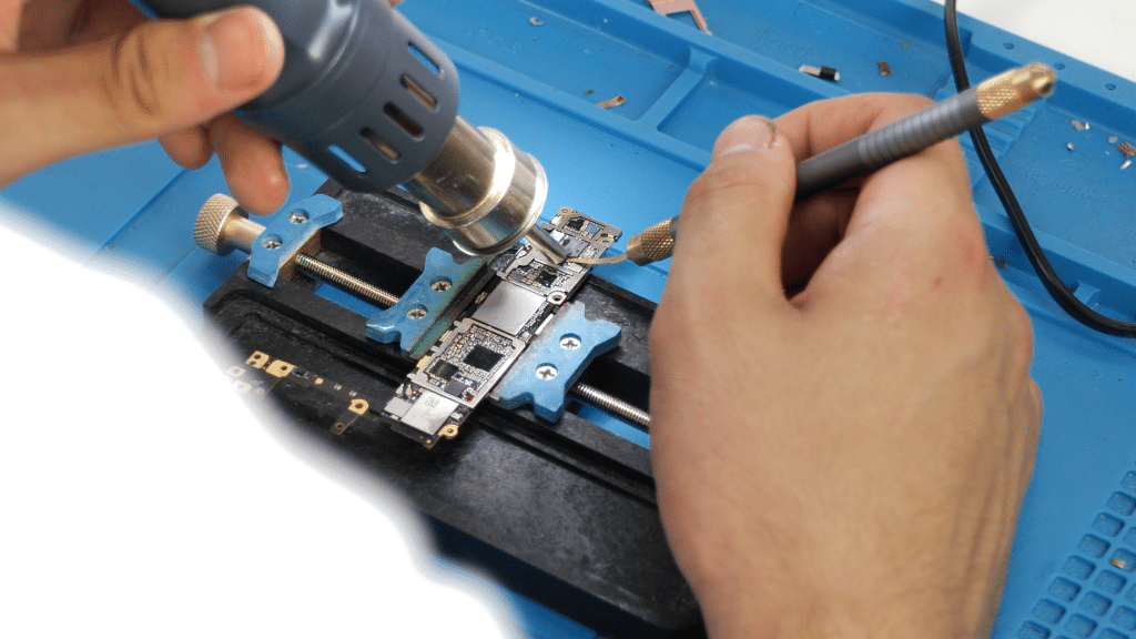 Datenrettung bei Platinenschaden unter dem Mikroskop